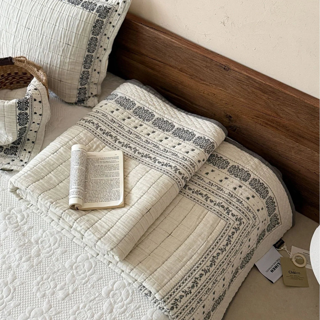 Kvinder's Quiltet Sengetæppe med Grenbroderi - Boheme Style Decorativt Tæppe 2