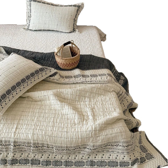 Kvinder's Quiltet Sengetæppe med Grenbroderi - Boheme Style Decorativt Tæppe 4