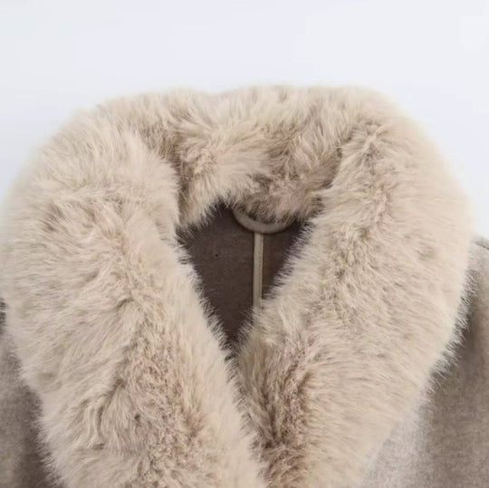 Kvinders Trenchcoat med Pelskant 3
