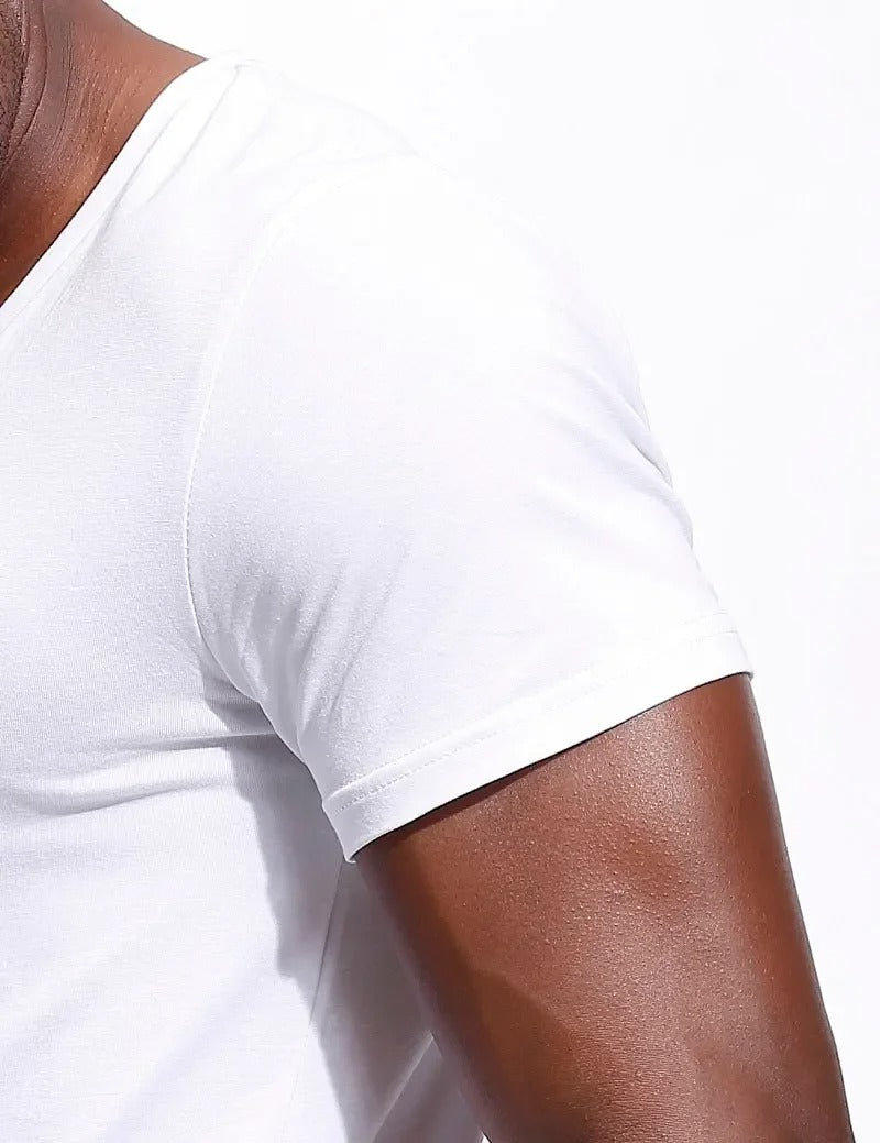 Herre-T-shirt med dyb V-hals